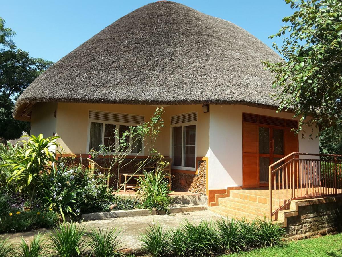 Brownstone Country Home Лира Экстерьер фото